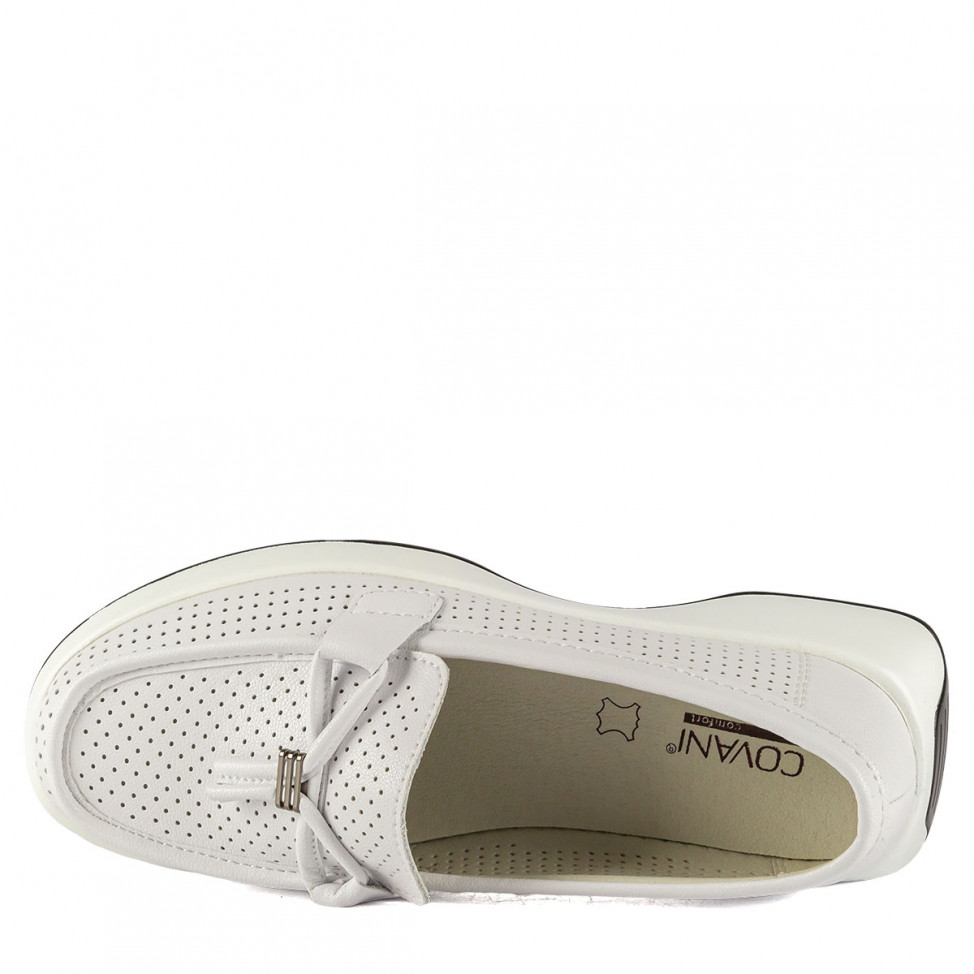 Лоферы белые Covani Comfort