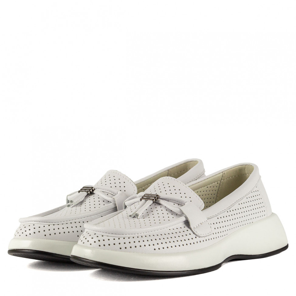 Лоферы белые Covani Comfort
